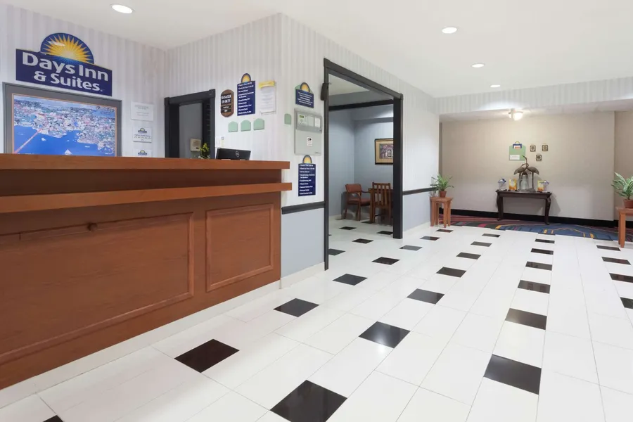 Days Inn & Suites by Wyndham Cambridge hotel detail image 2