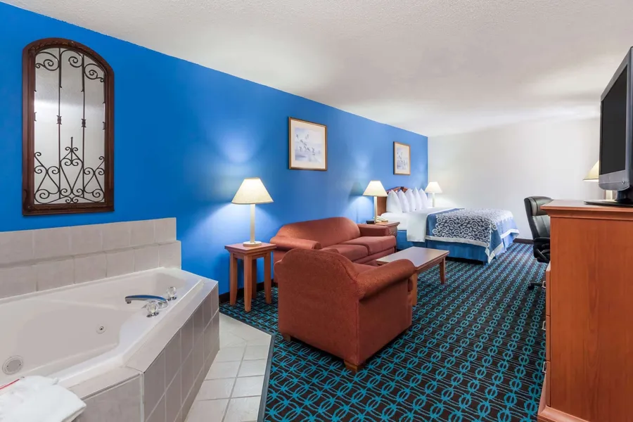 Days Inn & Suites by Wyndham Cambridge hotel detail image 6
