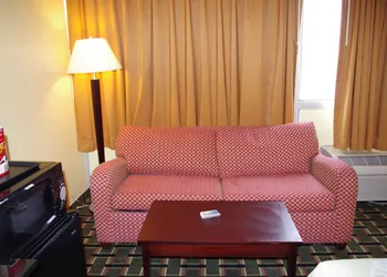 Days Hotel & Conference Center by Wyndham Danville hotel thumbnail 5