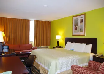 Days Hotel & Conference Center by Wyndham Danville hotel thumbnail 6
