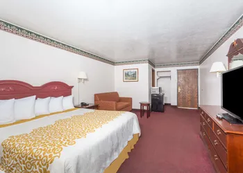 Days Inn by Wyndham Evanston WY hotel thumbnail 6