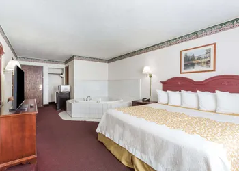 Days Inn by Wyndham Evanston WY hotel thumbnail 7