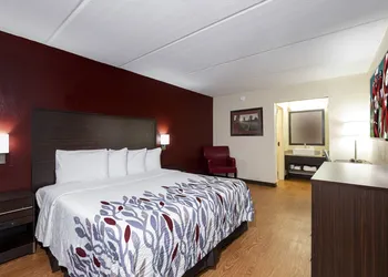 Red Roof Inn Kenly – I-95 hotel thumbnail 5