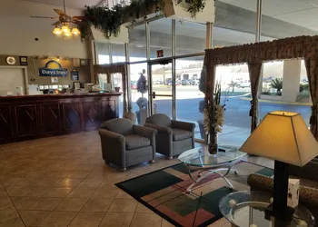 Days Inn by Wyndham Leesville hotel thumbnail 2