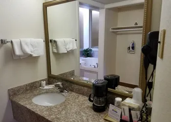 Days Inn by Wyndham Leesville hotel thumbnail 7