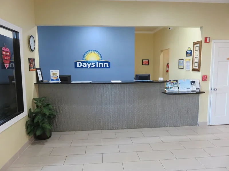 Days Inn by Wyndham Near Seaworld San Antonio hotel detail image 2