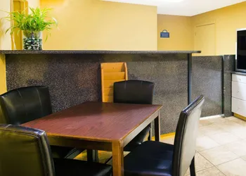 Days Inn by Wyndham Camilla hotel thumbnail 2