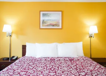 Days Inn by Wyndham Camilla hotel thumbnail 4