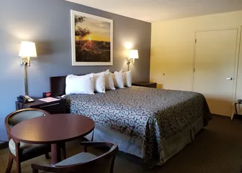Days Inn by Wyndham Camilla hotel thumbnail 6