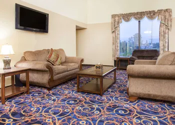 Days Inn by Wyndham Alma hotel thumbnail 2