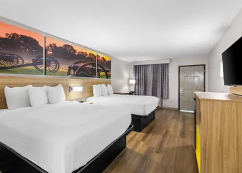 Days Inn by Wyndham Enterprise hotel thumbnail 7
