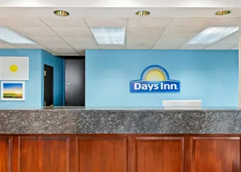 Days Inn by Wyndham Saint Pauls hotel thumbnail 4
