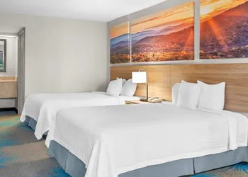 Days Inn by Wyndham Saint Pauls hotel thumbnail 8