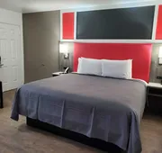 Seven Seas Inn & Suites hotel detail image 4