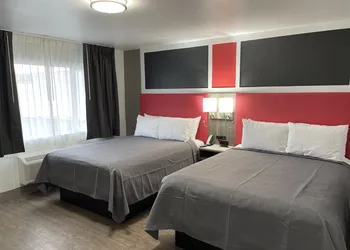 Seven Seas Inn & Suites hotel thumbnail 8