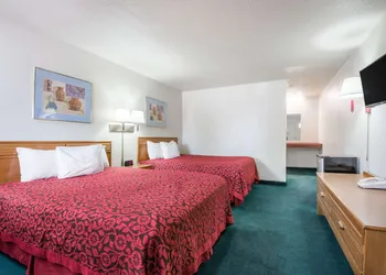 Days Inn by Wyndham Gallup hotel thumbnail 4