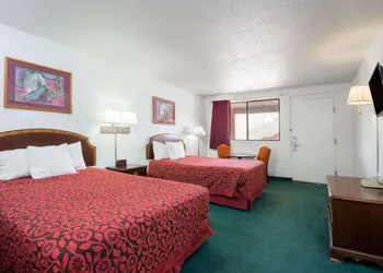 Days Inn by Wyndham Gallup hotel thumbnail 8