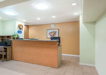 Days Inn by Wyndham Socorro hotel thumbnail 2