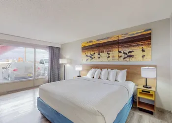 Days Inn by Wyndham Socorro hotel thumbnail 5
