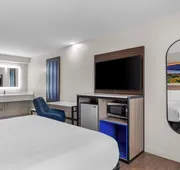 Days Inn by Wyndham Indianapolis East Post Road hotel detail image 7
