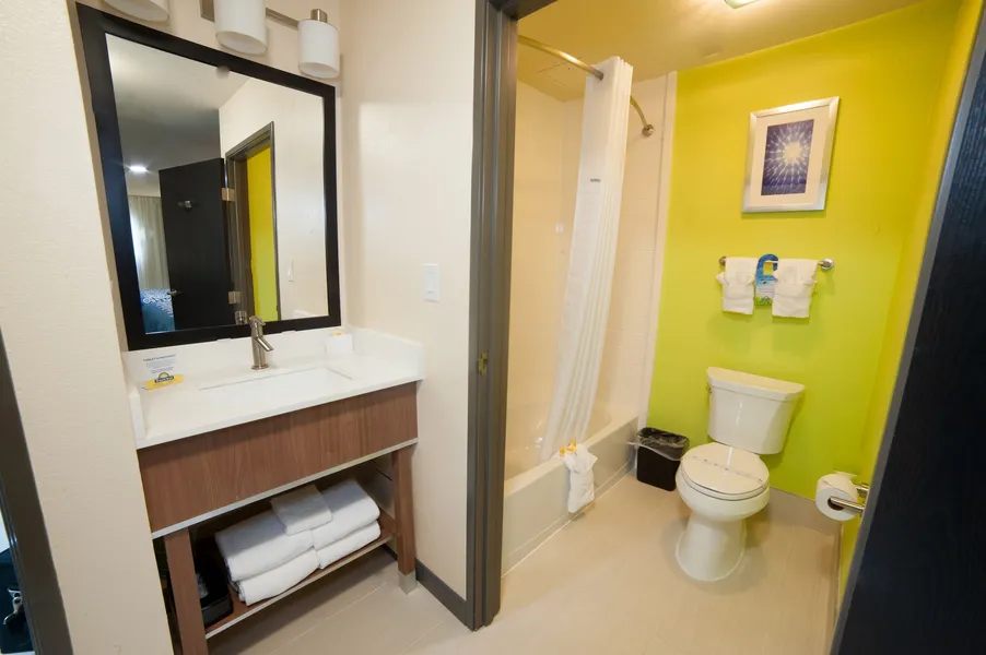 Arya Inn & Suites Farmers Branch hotel detail image 6