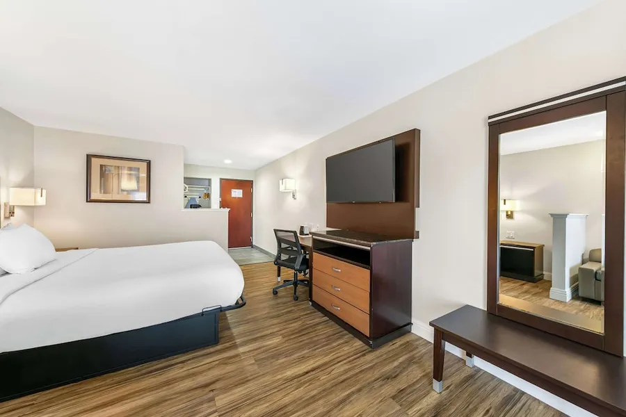 Quality Inn & Suites Sacramento Downtown Area hotel detail image 6