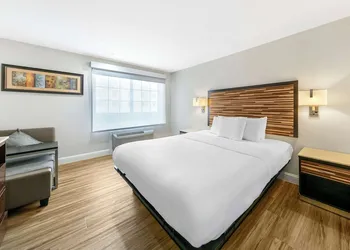 Quality Inn & Suites Sacramento Downtown Area hotel thumbnail 7
