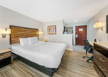 Quality Inn & Suites Sacramento Downtown Area hotel thumbnail 8