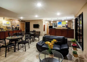 Days Inn by Wyndham Sulphur LA hotel thumbnail 4