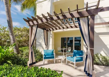 Eau Resort & Spa hotel thumbnail 8