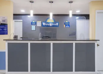 Days Inn by Wyndham Barnwell hotel thumbnail 3