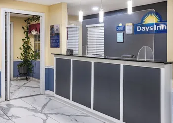 Days Inn by Wyndham Barnwell hotel thumbnail 5