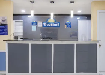 Days Inn by Wyndham Barnwell hotel thumbnail 6