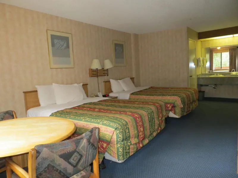 Grand Park Inn Anaheim Maingate hotel detail image 2