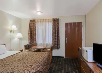 Grand Park Inn Anaheim Maingate hotel thumbnail 3