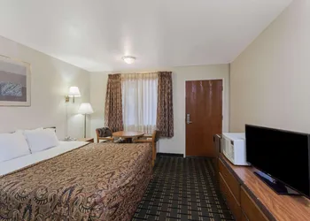 Grand Park Inn Anaheim Maingate hotel thumbnail 4