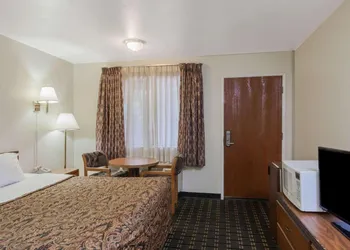 Grand Park Inn Anaheim Maingate hotel thumbnail 3
