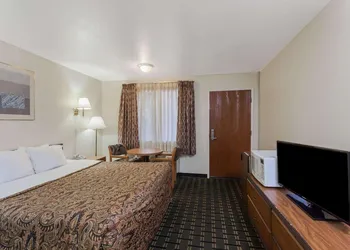 Grand Park Inn Anaheim Maingate hotel thumbnail 4