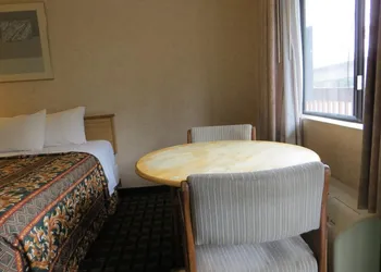 Grand Park Inn Anaheim Maingate hotel thumbnail 5