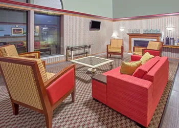 Days Inn by Wyndham Madison NE/Windsor hotel thumbnail 2