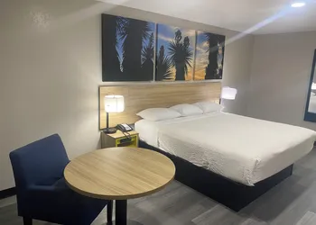 Days Inn by Wyndham El Paso West hotel thumbnail 6