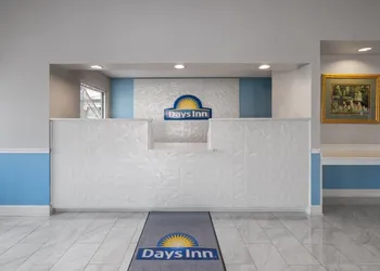 Days Inn by Wyndham Alma hotel thumbnail 4