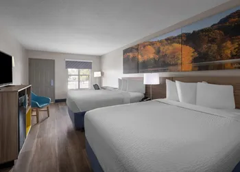 Days Inn by Wyndham Alma hotel thumbnail 7