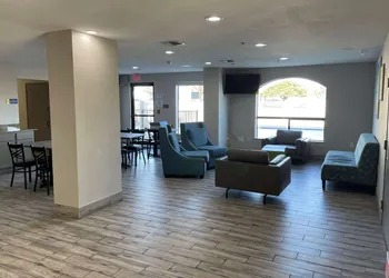 Days Inn by Wyndham Dallas Garland West hotel thumbnail 3