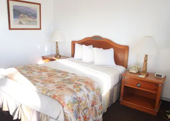 Days Inn & Suites by Wyndham Needles hotel thumbnail 5