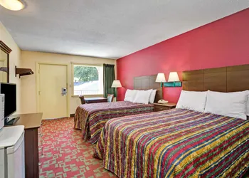 Days Inn by Wyndham Elizabeth City hotel thumbnail 3