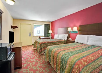 Days Inn by Wyndham Elizabeth City hotel thumbnail 4