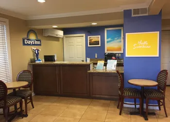 Days Inn by Wyndham Kingman East hotel thumbnail 3