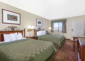 Days Inn by Wyndham Kingman East hotel thumbnail 4