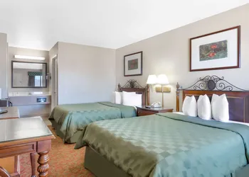Days Inn by Wyndham Kingman East hotel thumbnail 6